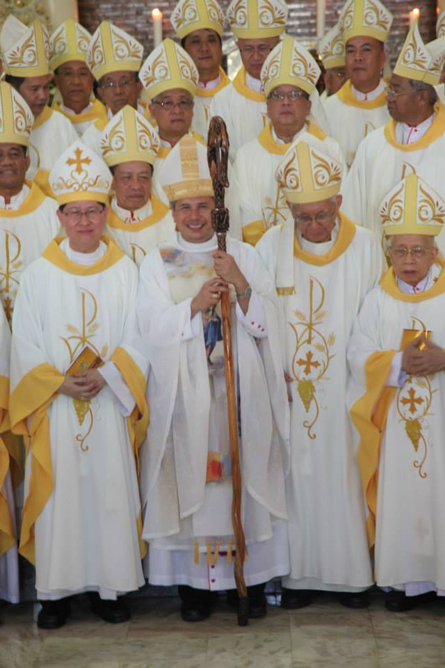 Bishop Reynaldo with other Bishops (3)